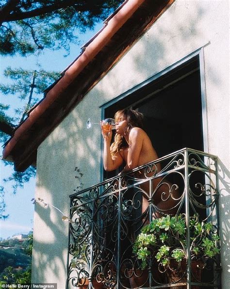 naked mum|Halle Berry Poses Naked on Open Balcony in Cheeky Mothers。